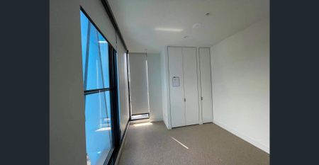 Modern 2 Bedroom Apartment In A Fantastic Location! - Photo 2