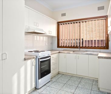3-Bedroom Family Home in a Convenient Location - Photo 5