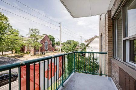 1017 Woodbine — 1-Bedroom - Photo 4