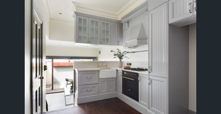 Charming Heritage Terrace in the Heart of Paddington With Prized Parking - Photo 5