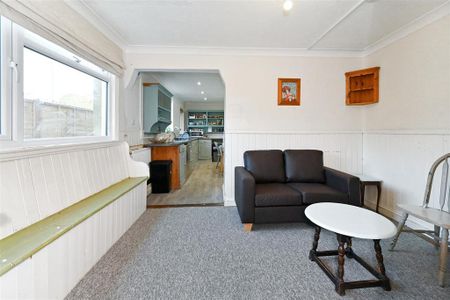 7 bedroom end of terrace house to rent - Photo 2