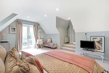 A stylishly presented home benefitting from superb far reaching countryside views. - Photo 3