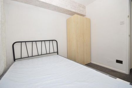 3 bedroom maisonette to rent - Photo 5