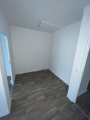 *Frisch sanierte 3-Raum Wohnung mit Dusche und Balkon im 1. Obergeschoss! - Photo 1