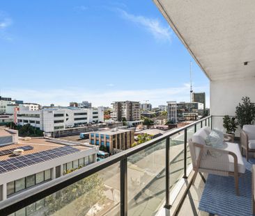 Luxury CBD living - Photo 2