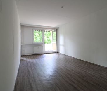 Schöne 3 Zimmer-Wohnung mit Dusche und Loggia sucht neuen Mieter! - Photo 5