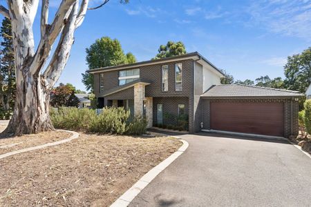 33A McLaren Crescent, Pearce ACT 2607 - Townhouse For Rent | Domain - Photo 4