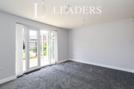 3 bedroom semi-detached to rent Springbank Road - Photo 3
