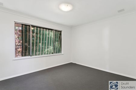 FANTASTIC DUPLEX WALKING DISTANCE TO KARRINYUP SHOPPING CENTRE - Photo 5
