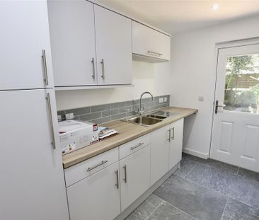 4 bedroom detached house to rent - Photo 3