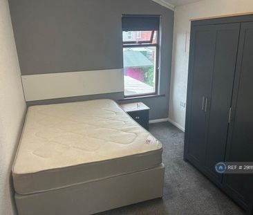 4 bedroom terraced house to rent - Photo 4