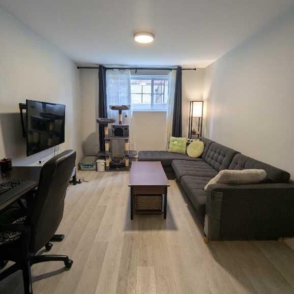 Cession de bail – 3 ½ lumineux dans le Vieux-Longueuil, à deux pas de la rue Saint-Charles - Photo 1