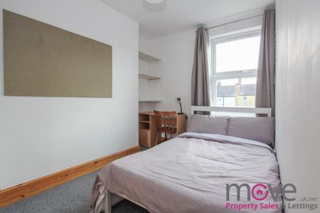 5 bedroom terraced house to rent - Photo 3