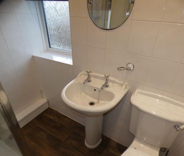 2 bedroom ground floor flat to rent - Photo 5