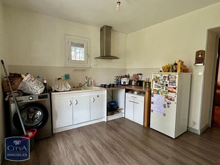 Location Maison 4 pièces 92m² FONTAINE LE COMTE 86240 - Photo 3