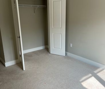 For Lease - 677 Chelton Road, London South, Ontario - Photo 5