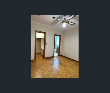 Spacious 4-bedroom home with 2 living areas - Photo 5