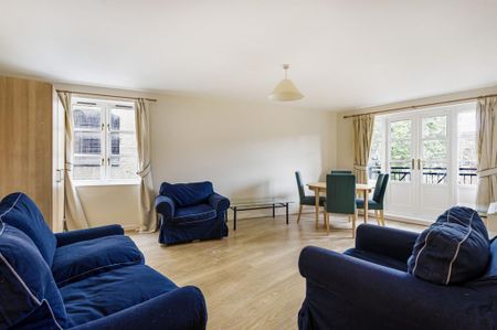 2 bedroom flat to rent - Photo 2