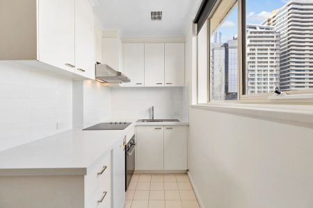 Bright & Private One-Bedroom Apartment in Prime South Yarra Location! - Photo 3