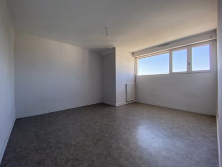 Location Appartement 1 pièce 25m² SAUMUR 49400 - Photo 2