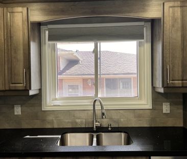 For Lease - 64 Gainsborough Road, Hamilton, Ontario - Photo 2