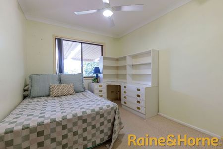 28 Corbett Avenue, Dubbo, NSW 2830 - Photo 2