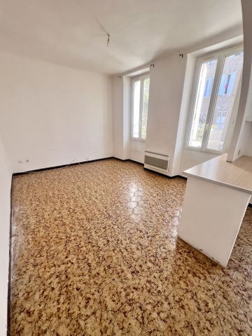 Appartement 2 pièces 34m2 MARSEILLE 3EME 465 euros - Photo 3