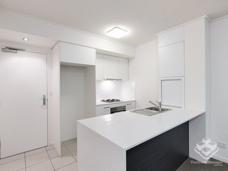 Modern 2-Bedroom Apartment in the Heart of Nundah - Photo 3