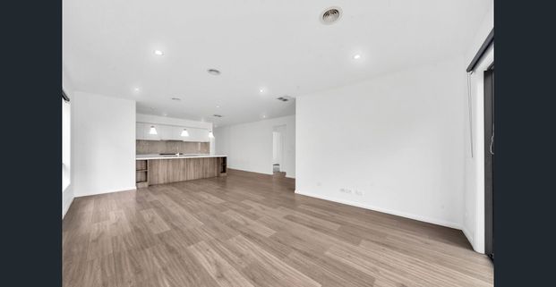 Perfectly Positioned 4-Bedroom Family Home in Highgrove Estate!! - Photo 1