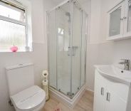 4 bed House - Detached for Rent - Photo 6