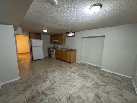 For Lease - 43 Windmill Boulevard, Brampton, Ontario - Photo 4