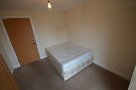 2 bedroom apartment to rent - Photo 4