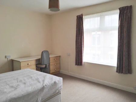 Ripon Street (4 bed) - Photo 4