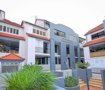 DON'T MISS OUT ON THIS BEAUTIFUL UNIT!! - Photo 3