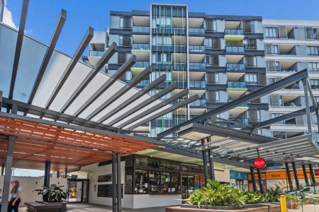 Stylish Apartment Living in Circa Three - Photo 5