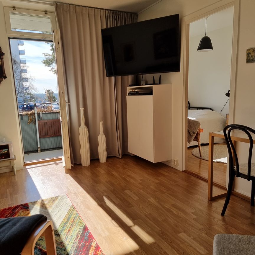Aprikosgatan, Hässelby - Photo 1