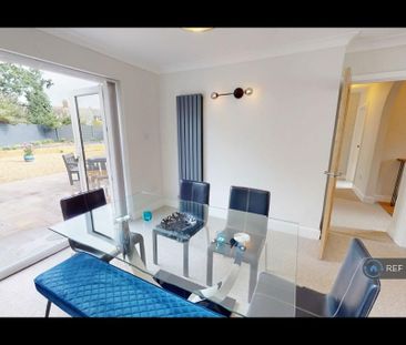 3 bedroom bungalow to rent - Photo 3