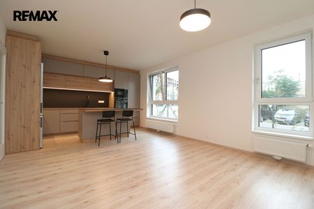 Pronájem bytu 2+kk v osobním vlastnictví 57 m², Praha 9 - Vysočany - Photo 4