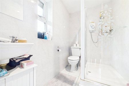 4 bedroom detached house to rent - Photo 3