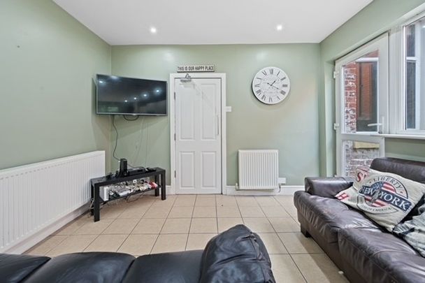 Brackenbury Road, Preston - Photo 1