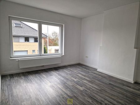 Volledig vernieuwde woning met terras te huur in Heldergem - Photo 2