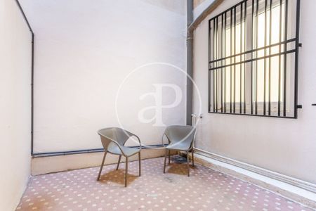 Flat for rent with Terrace in San Francesc (Valencia) - Photo 2
