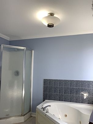 For Lease - 17 Dunsmore Lane, Barrie, Ontario - Photo 1