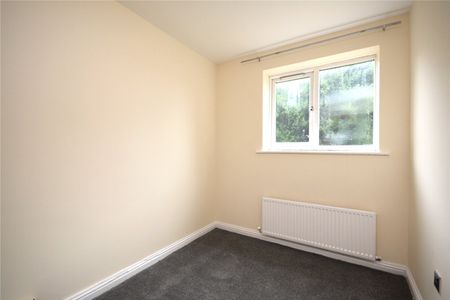 33, Farm Hill Road, Morley, Leeds, West Yorkshire, LS27 9RD - Photo 4