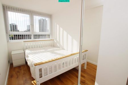 4 bedroom flat to rent - Photo 2