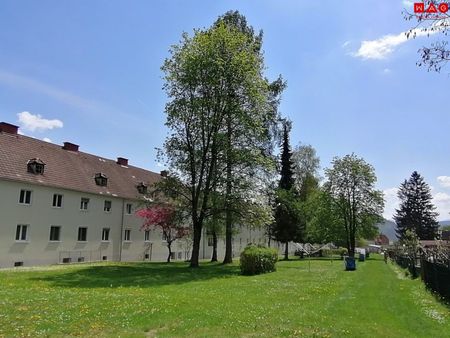 Neu sanierte, 2-Zimmerwohnung mit Balkon und Ausblick ins Grüne! - Photo 4