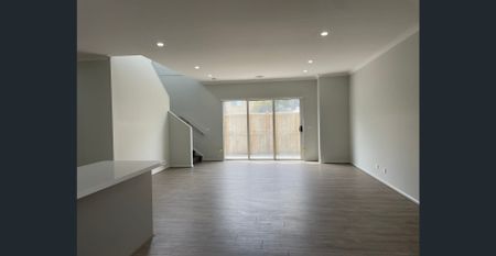 Brand-New 5-Bedroom Home Opposite The Dunes Village - Photo 5