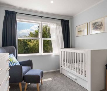 Renovated three bedroom home - Photo 2