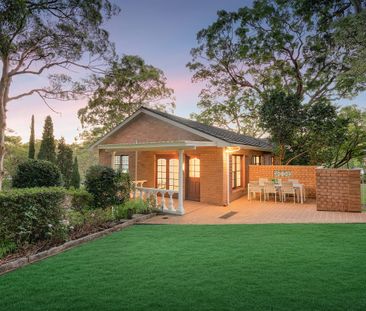 Stunning Family Home with Refreshed Interior and Ultra-Convenient P... - Photo 4