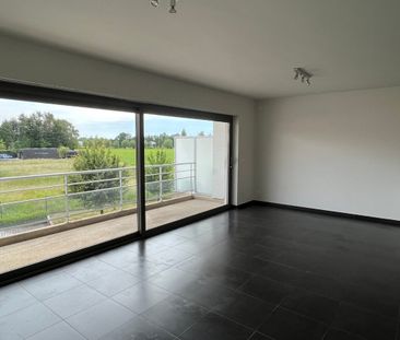 Hoogwaardig, eigentijds appartement met ondergrondse staanplaats - Photo 2